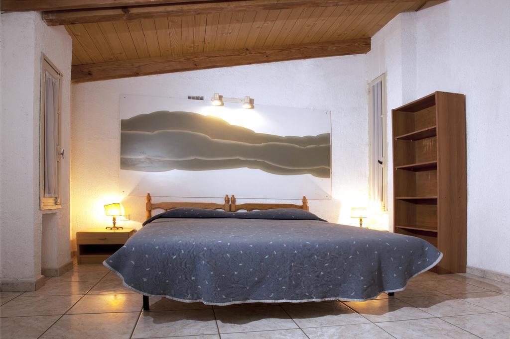 Residence San Damiano - Location Appartements, Studios & Chambres Algajola  Room photo